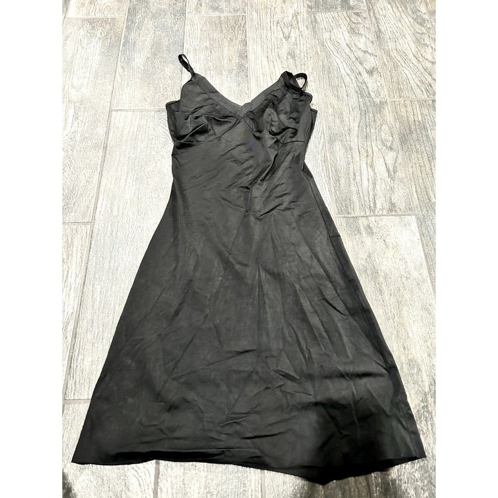 GENTLY USED SPANX SLIMPLICITY LINGERIE STRAPED FULL SLIP- L